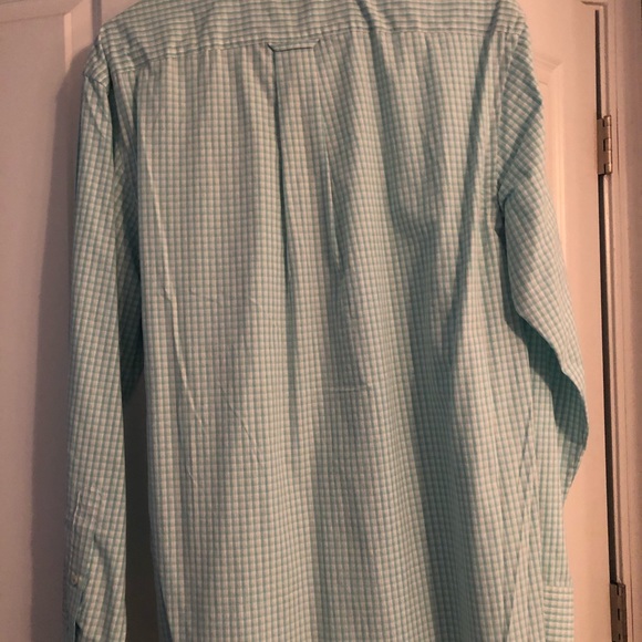 Men’s Izod Button Down - Picture 2 of 3